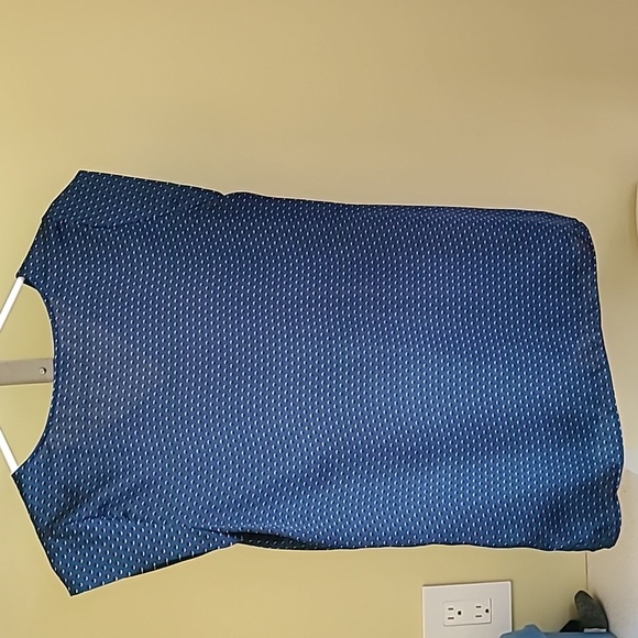 Pretty green silk feel top. X-small new condition - Picture 4 of 13